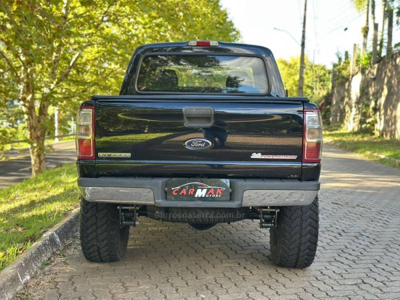 FORD - RANGER - 2010/2011 - Preta - R$ 96.900,00