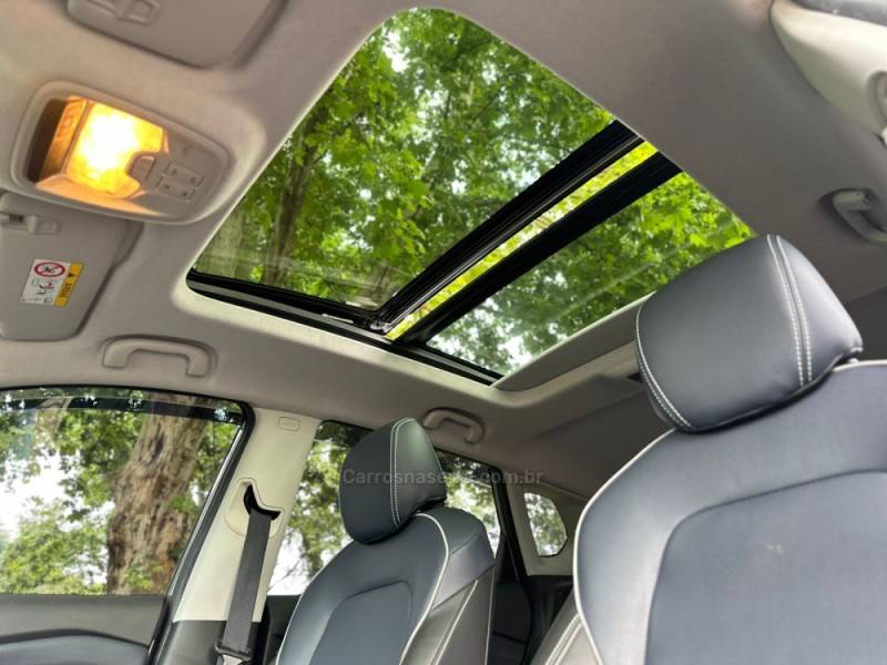 CHEVROLET - TRACKER - 2023/2024 - Prata - R$ 127.900,00