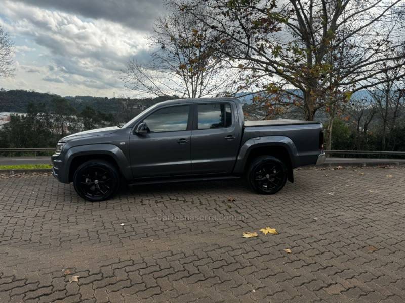 VOLKSWAGEN - AMAROK - 2019/2019 - Cinza - R$ 178.900,00