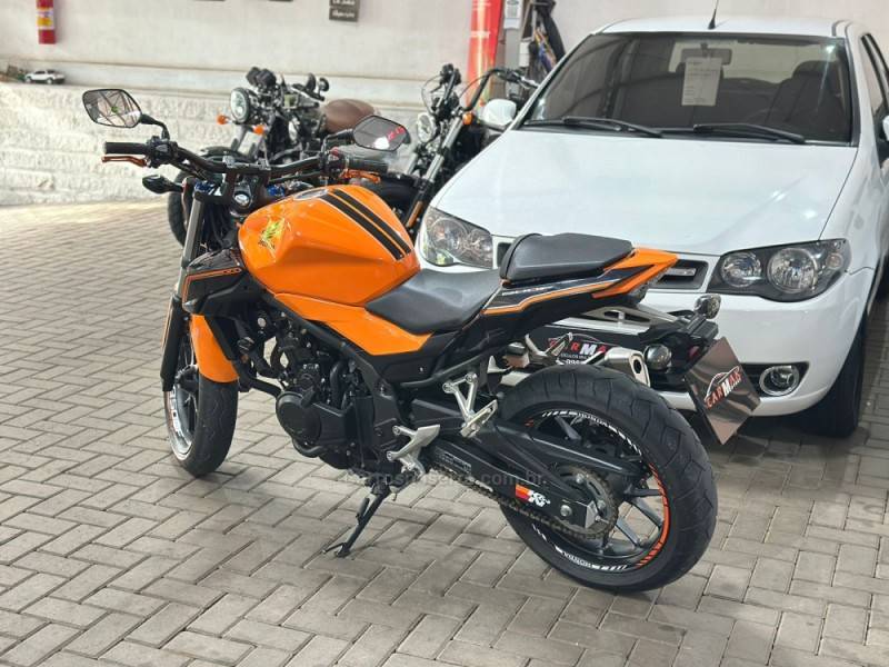 HONDA - CB 500F - 2019/2019 - Laranja - R$ 33.900.000,00