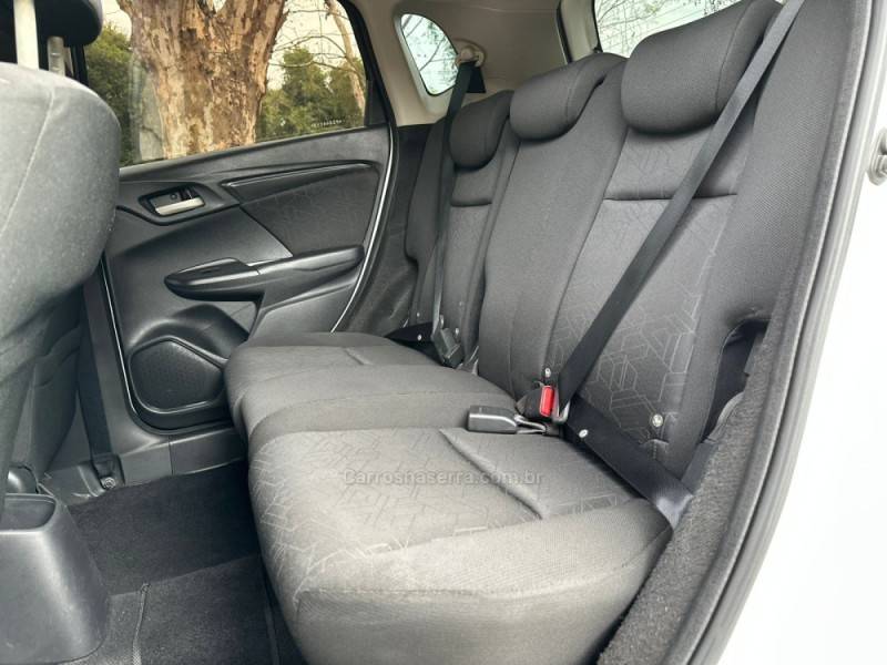 HONDA - FIT - 2015/2015 - Branca - R$ 69.900,00
