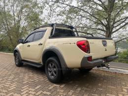 MITSUBISHI - L200 SAVANA - 2015/2015 - Bege - R$ 142.900,00