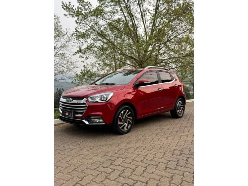 JAC - T40 - 2019/2020 - Vermelha - R$ 66.900,00