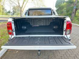 TOYOTA - HILUX - 2021/2021 - Branca - R$ 227.900,00