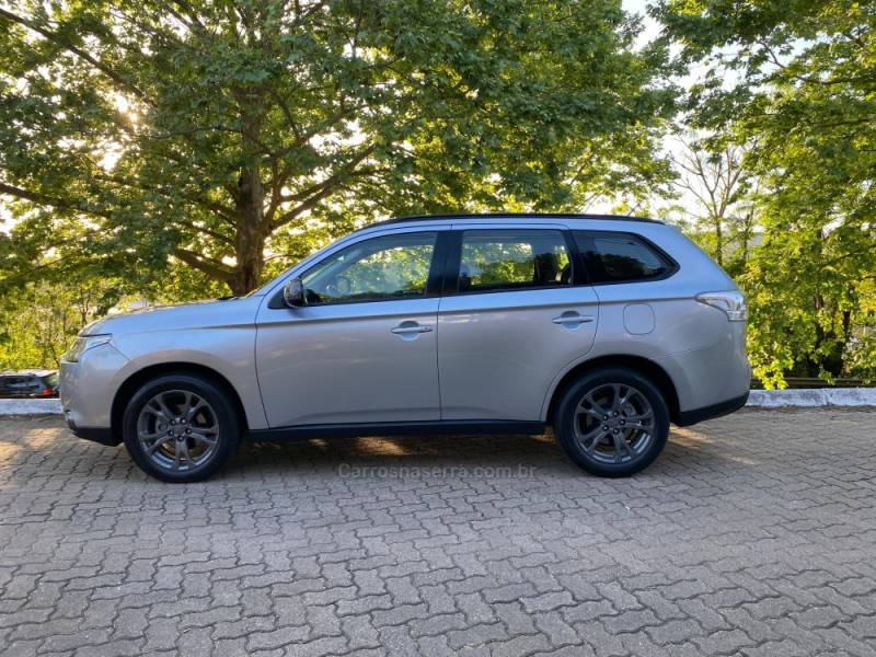 MITSUBISHI - OUTLANDER - 2014/2014 - Prata - R$ 74.900,00